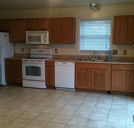 712 N Harrisburg St 018