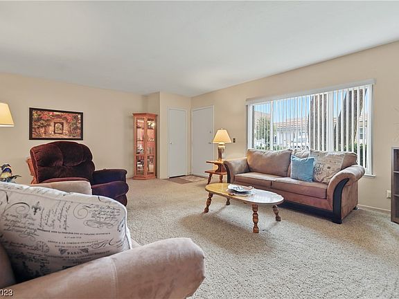 3rd image of 3627 Blackstone St