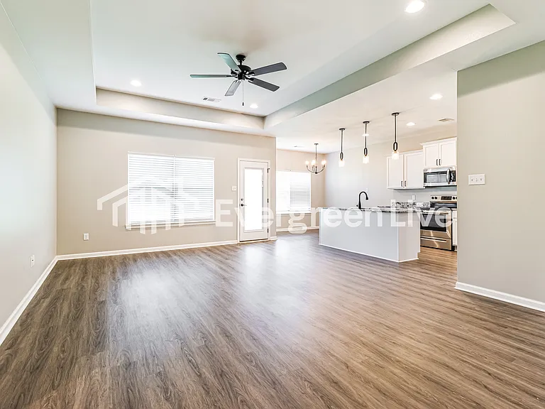 4521 Western Woods Dr — Photo 4