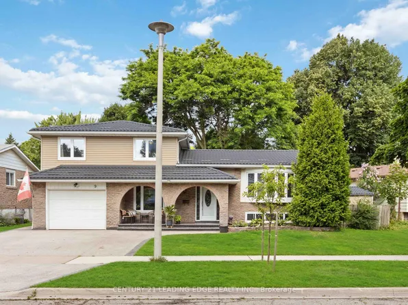 9 Trotters Ln, Brampton, ON L6Y 1B5