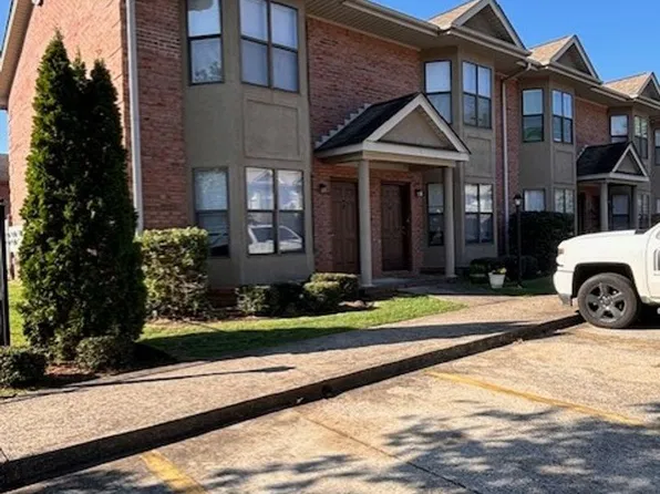 Village Parc Apartments - Centrally Located Townhomes
