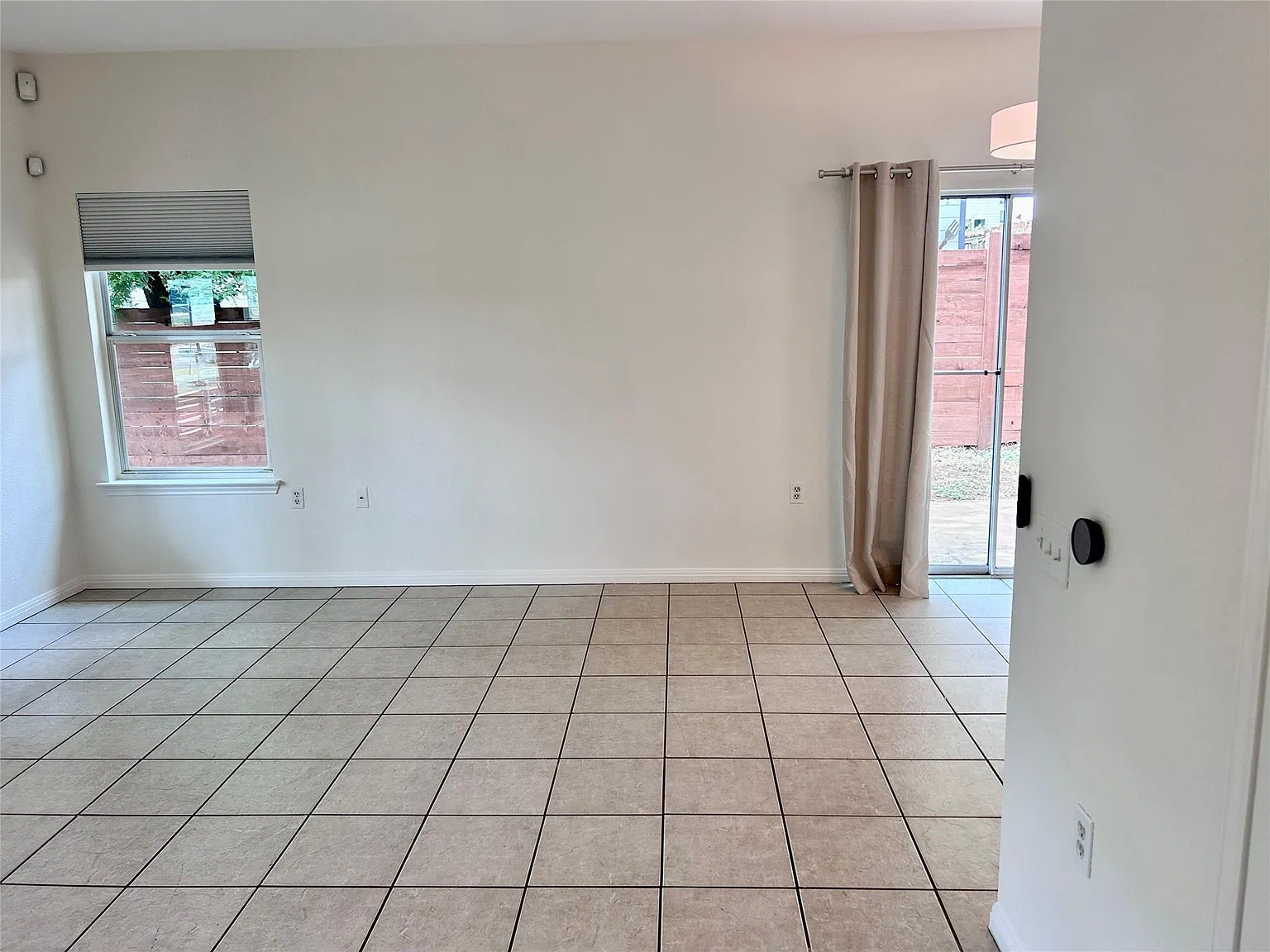2 bed, 1.0 bath, 864 sqft, $2,100 — Photo 4