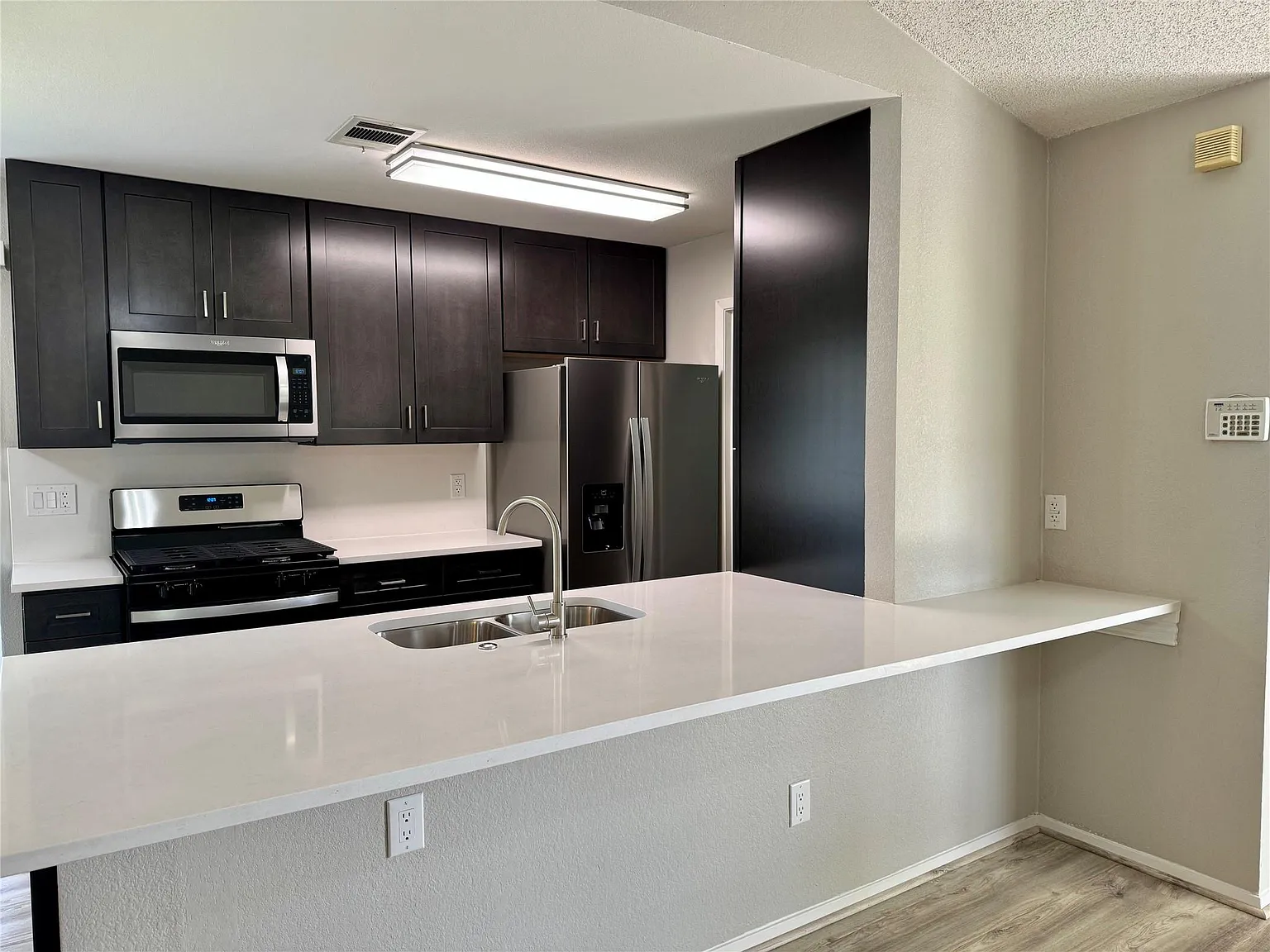 2 bed, 2.0 bath, 920 sqft, $1,750 — Photo 3