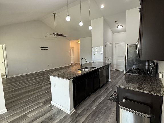5th image of 14 Congaree Way