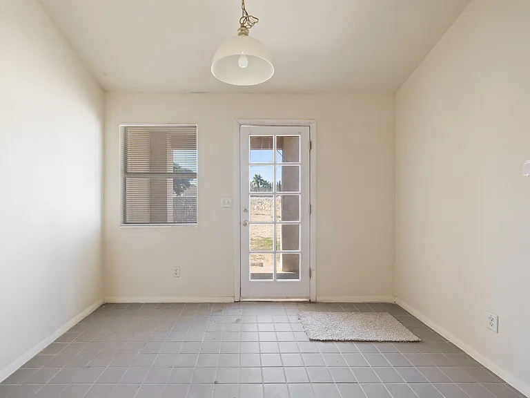 2987 Tierra Cortez Ave #B — Photo 8