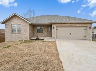 1403 N Farmington Drive, Ozark, MO 65721