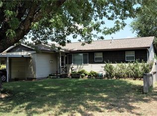 1812 Thompson Dr, Midwest City, OK 73110
