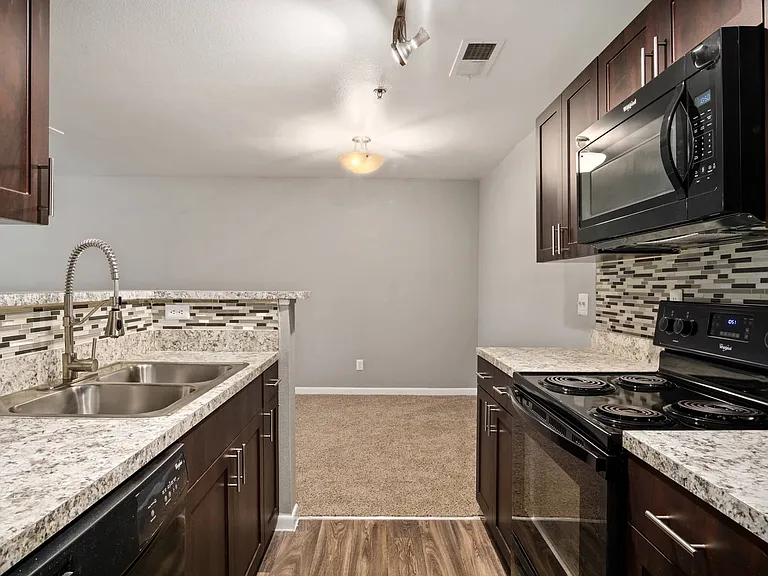 Los Altos at Altamonte Springs — Photo 20