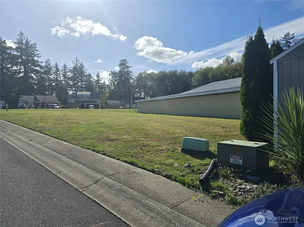 210 Glengate Street, Cathlamet, WA 98612