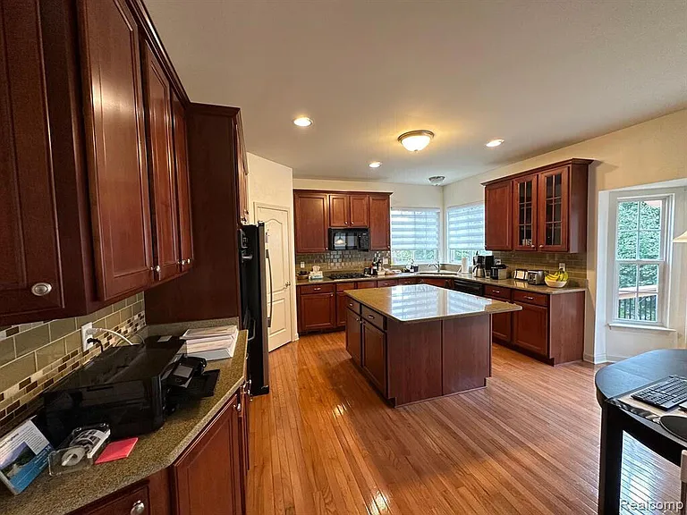 16491 Mulberry Way — Photo 11
