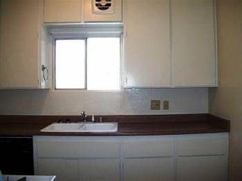 2nd image of 515 30th St APT 4