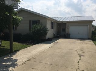 912 S Hazel St, Upper Sandusky, OH 43351