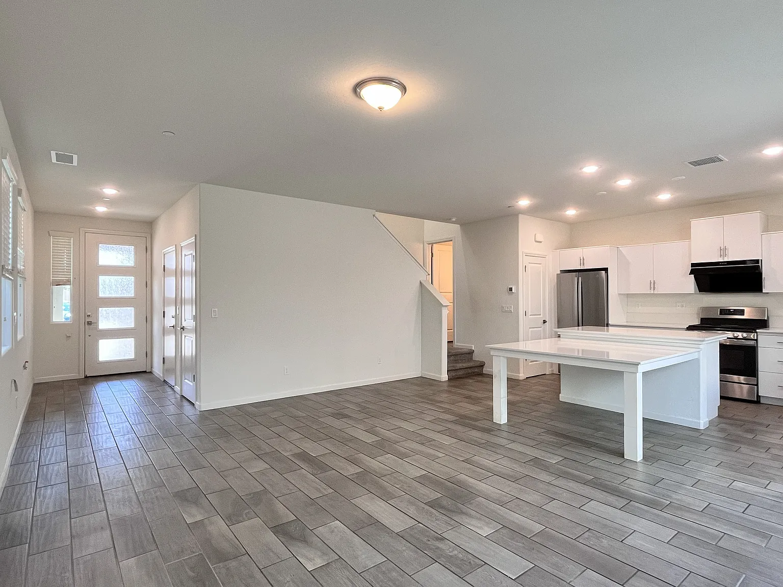 4 bed, 1806 sqft, $2,650 — Photo 3