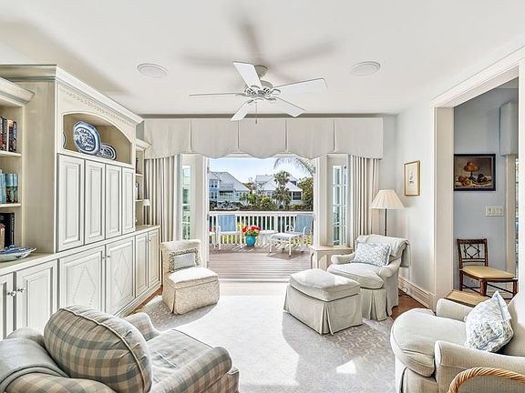 5th image of 160 Sheepshank Ct