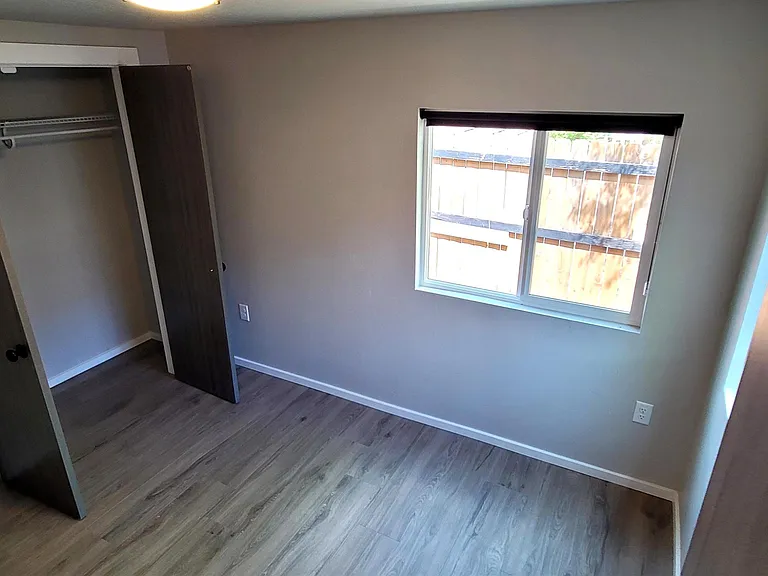 2222 Burlington Ave — Photo 7