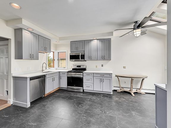 5th image of 8 Birch Hill Ave
