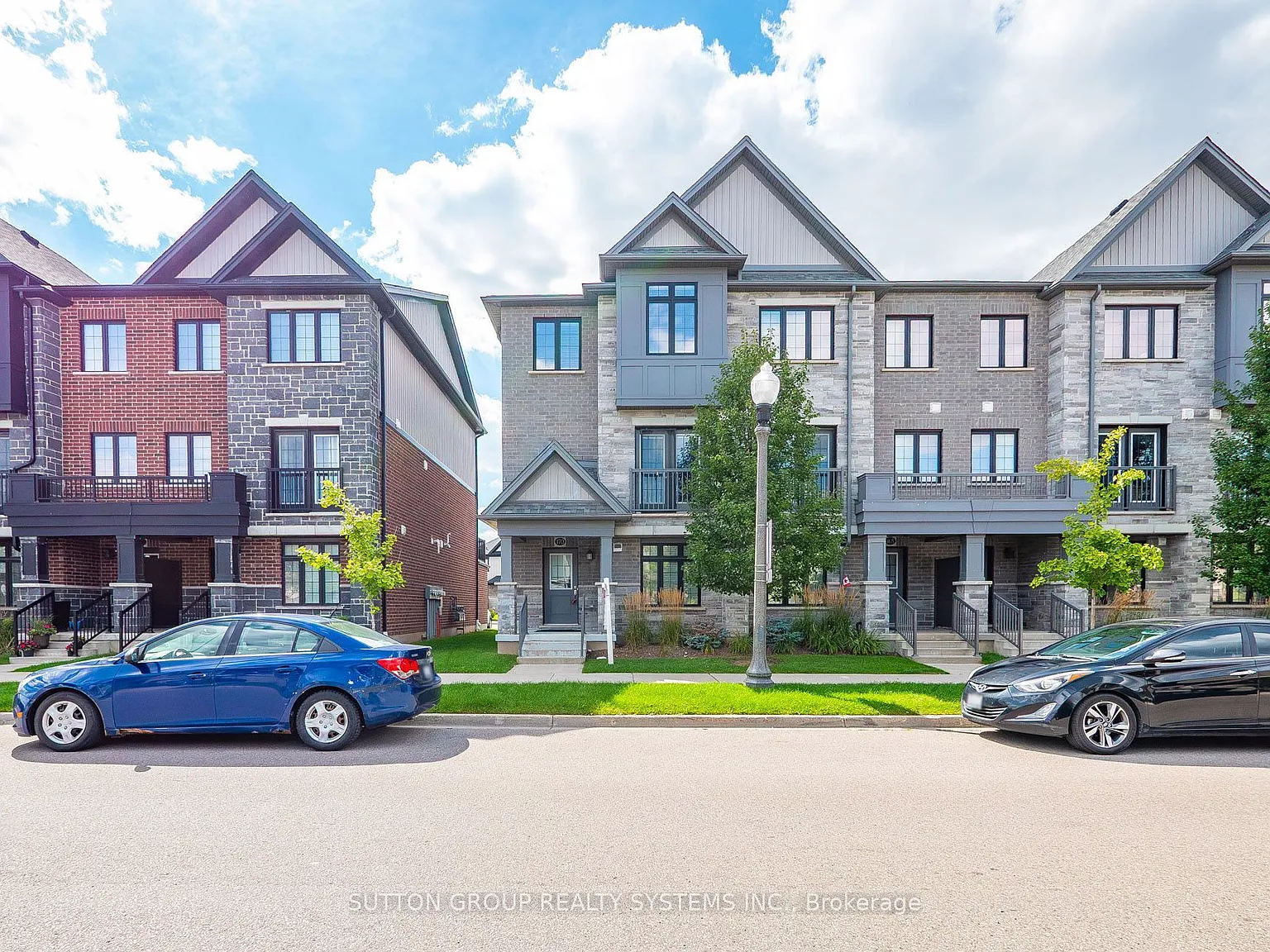 4 bed, $2,975 — Photo 2
