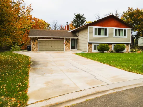 9879 Upper 173rd Ct W, Lakeville, MN 55044