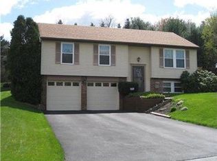 519 Chaparral Dr, Cranberry Township, PA