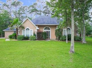 61401 Saint Charles Dr, Lacombe, LA 70445