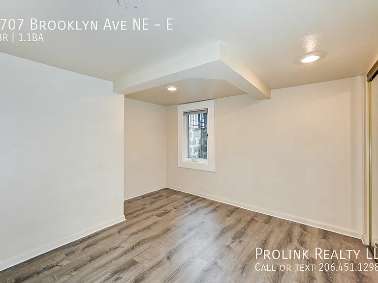 4707 Brooklyn Ave NE #E — Photo 8
