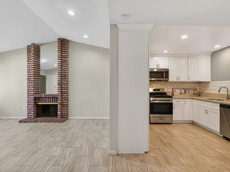 2051 Sycamore Ct — Photo 8