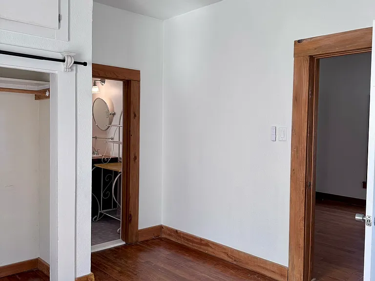311 N Division St — Photo 16