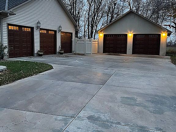 Drive with all garages