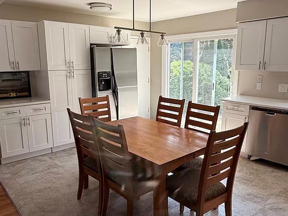 3rd image of 2641 Brandywine Dr