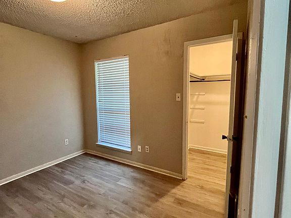 3rd bedroom walk-in closet