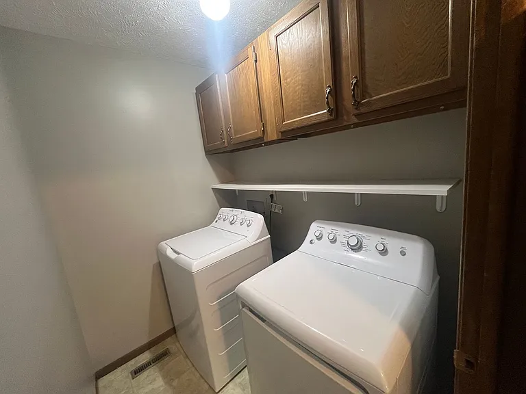 3027 W Capital Ave #33 — Photo 17