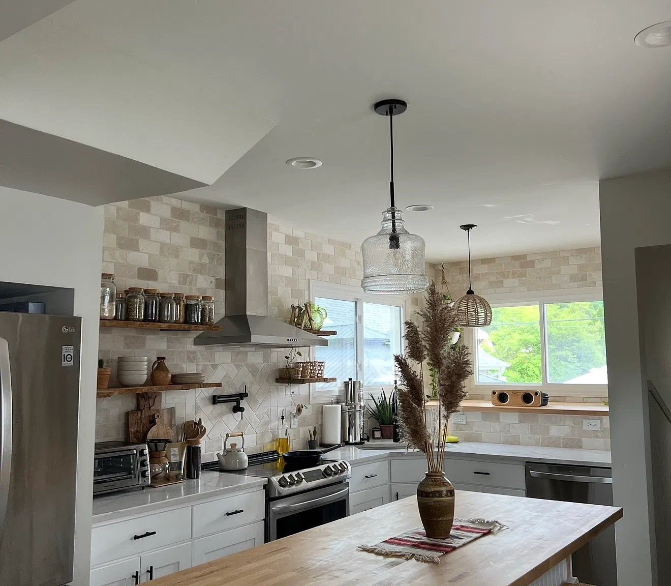 5 bed, 1900 sqft, $6,000 — Photo 1