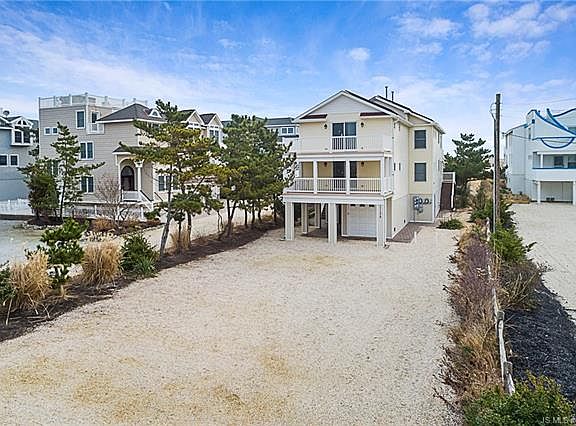 4th image of 1113 Long Beach Blvd #B
