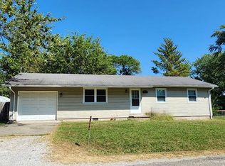 1306 E Chestnut St, Olney, IL 62450