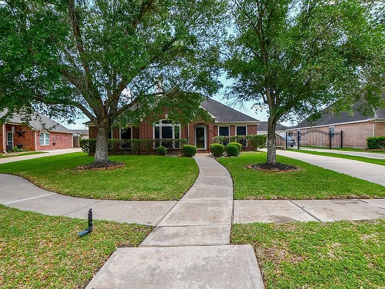 3207 Brook Arbor Ln — Photo 32