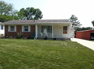 523 Pioneer Rd, Waterloo, IA 50701