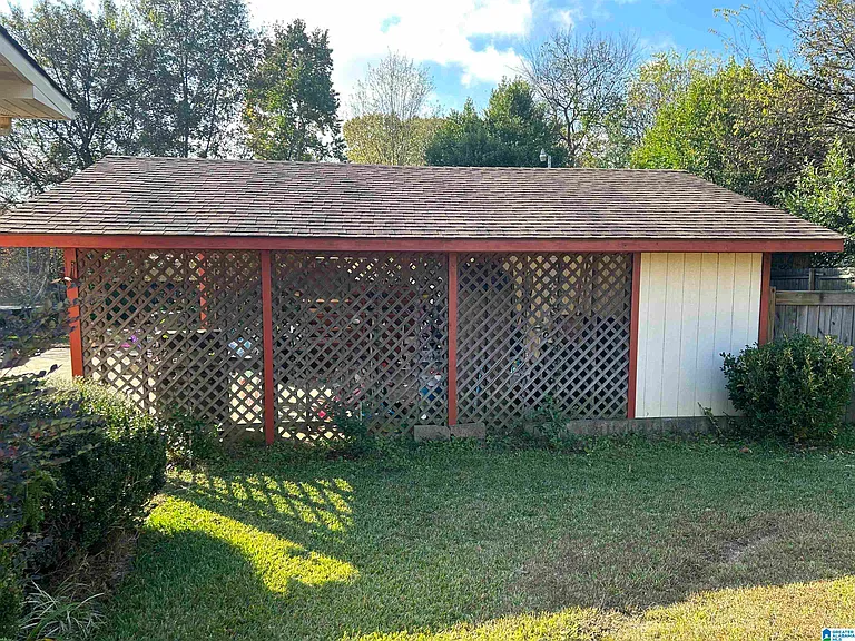2919 University Blvd E — Photo 2