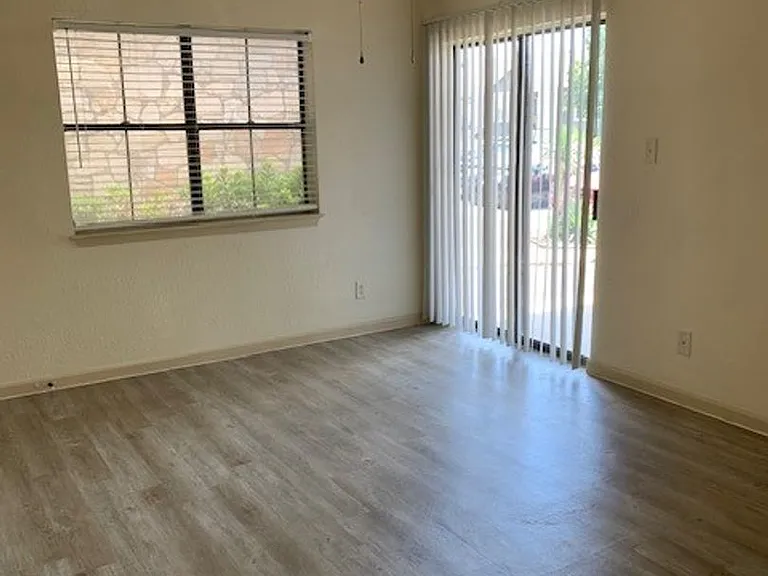 Madeira Apartments at Live Oak — Photo 76