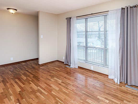4th image of 519 Belair Dr