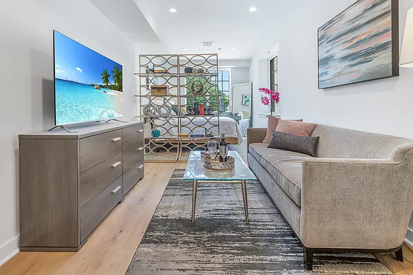 Sold by Amorelli Realty | media 24