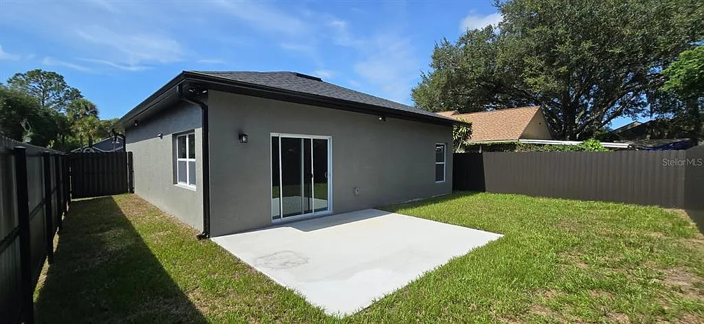 3 bed, 2.0 bath, 1000 sqft, $2,500 — Photo 4