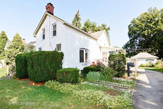 1538 Campbell Ave photo 1