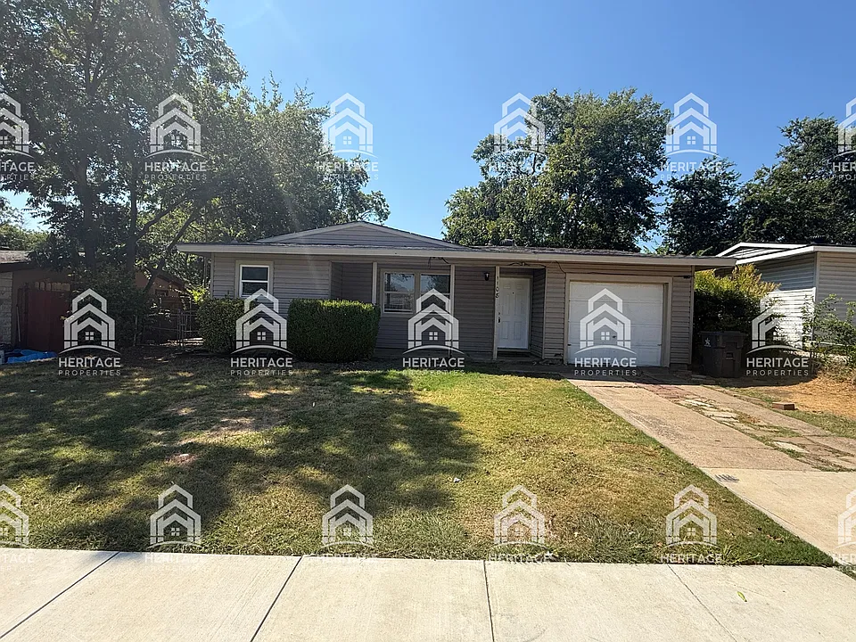 1108 E Inwood Dr
