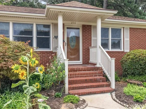 236 E McGinnis Cir, Norfolk, VA 23502