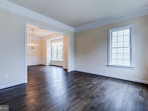 3rd image of 10966 Thompsons Creek Cir
