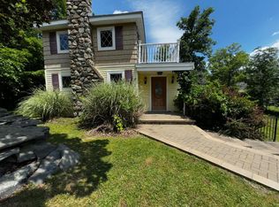 8 Lake Ave, Monroe, NY 10950
