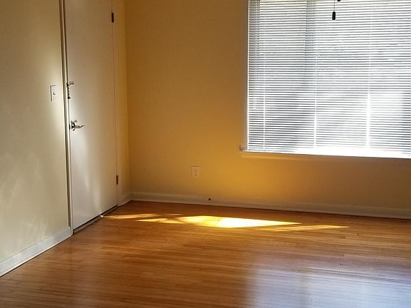 5th image of 643 S Jefferson St
