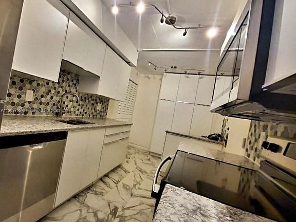 2nd image of 1300 Saint Charles Pl APT 610