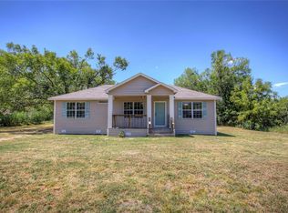 711 N Us Highway 69, Celeste, TX 75423