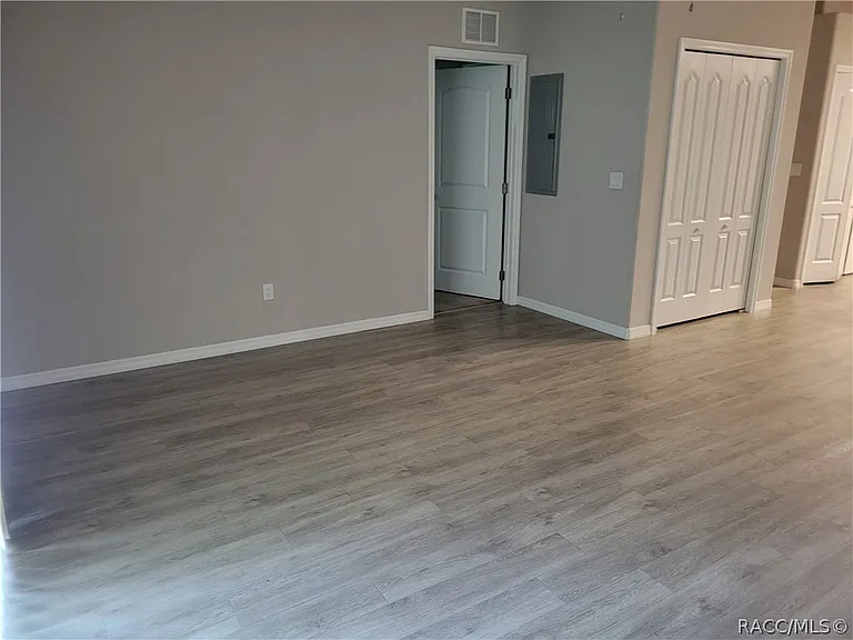 9503 N Travis Dr — Photo 7